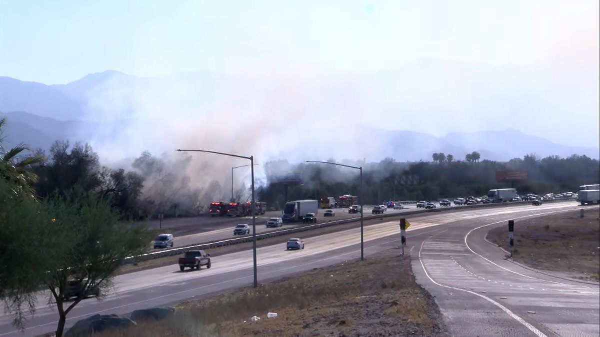 Brush fire near Jefferson St causing traffic issues on eastbound I-10