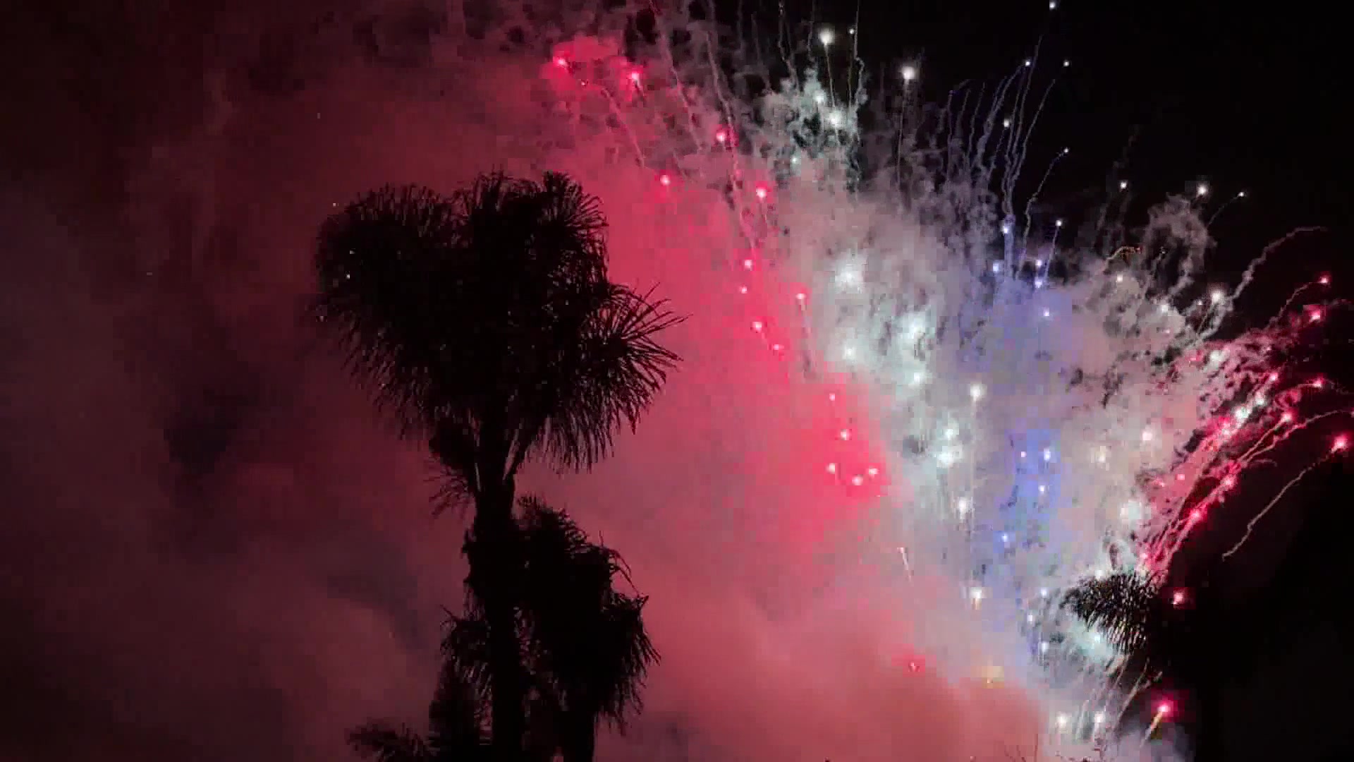 Ventura hosts early fireworks show downtown