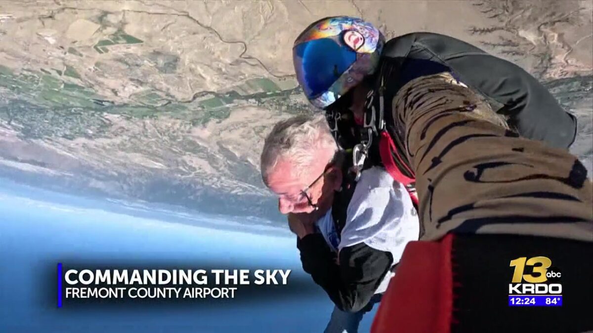 Vietnam paratrooper jumps out of plane for his 90th birthday