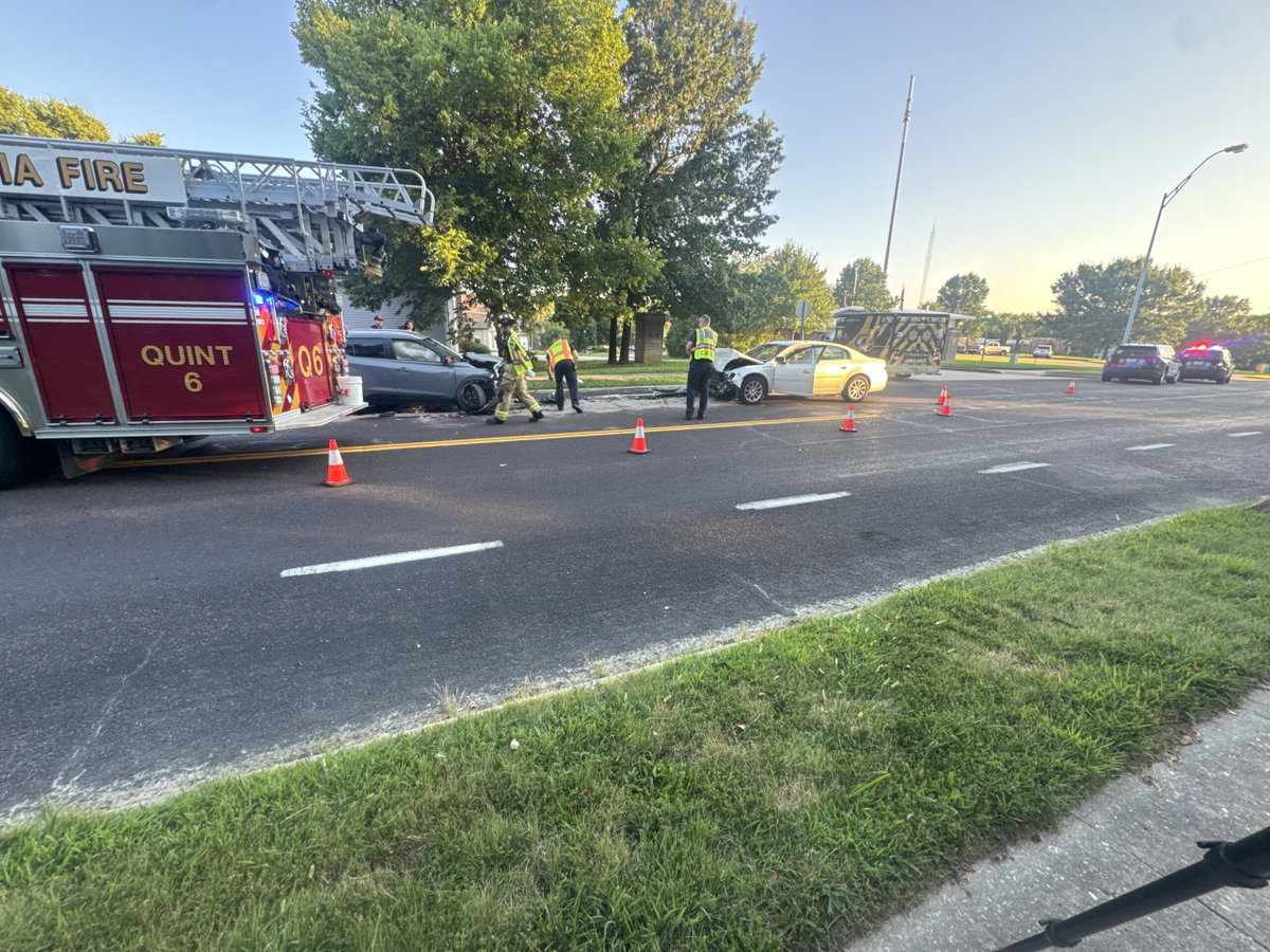 Police respond to car crash in southwest Columbia