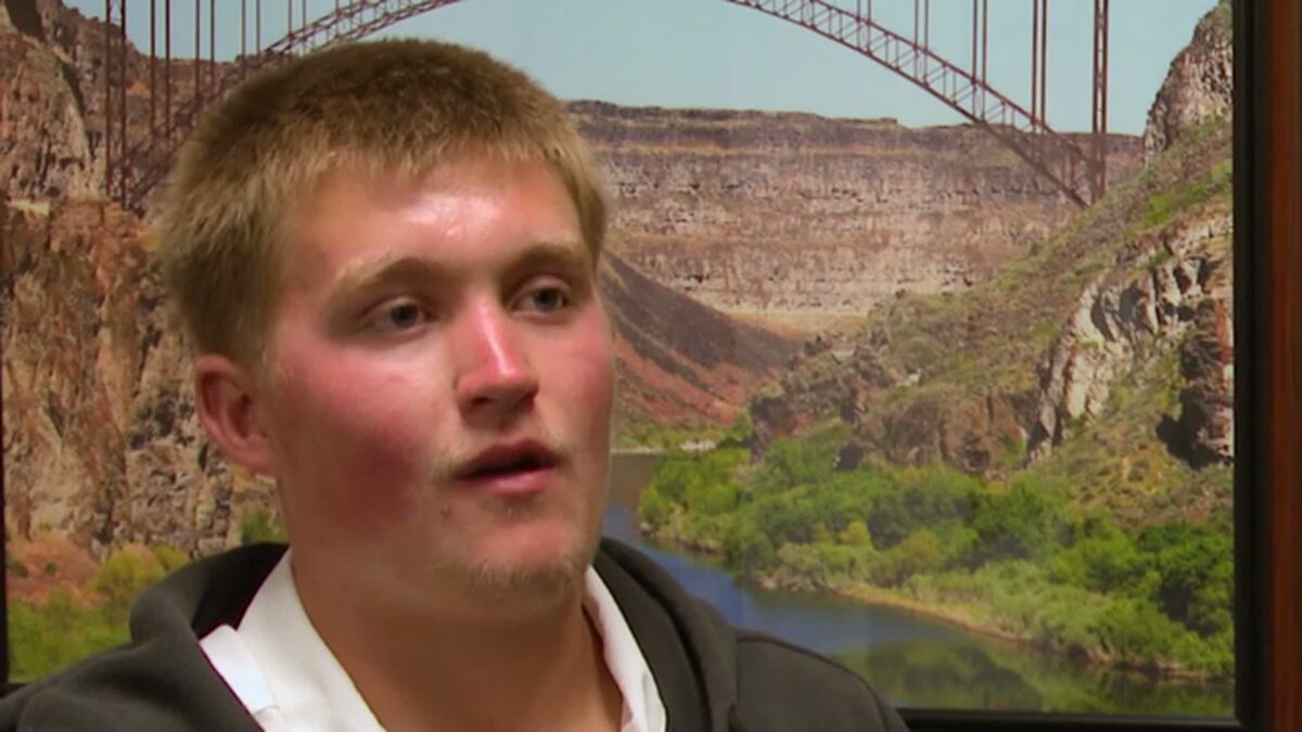 A Dick’s Sporting Goods employee says he came face to face with the shooter during an active shooter incident and narrowly escaped after the suspect fired and missed him.