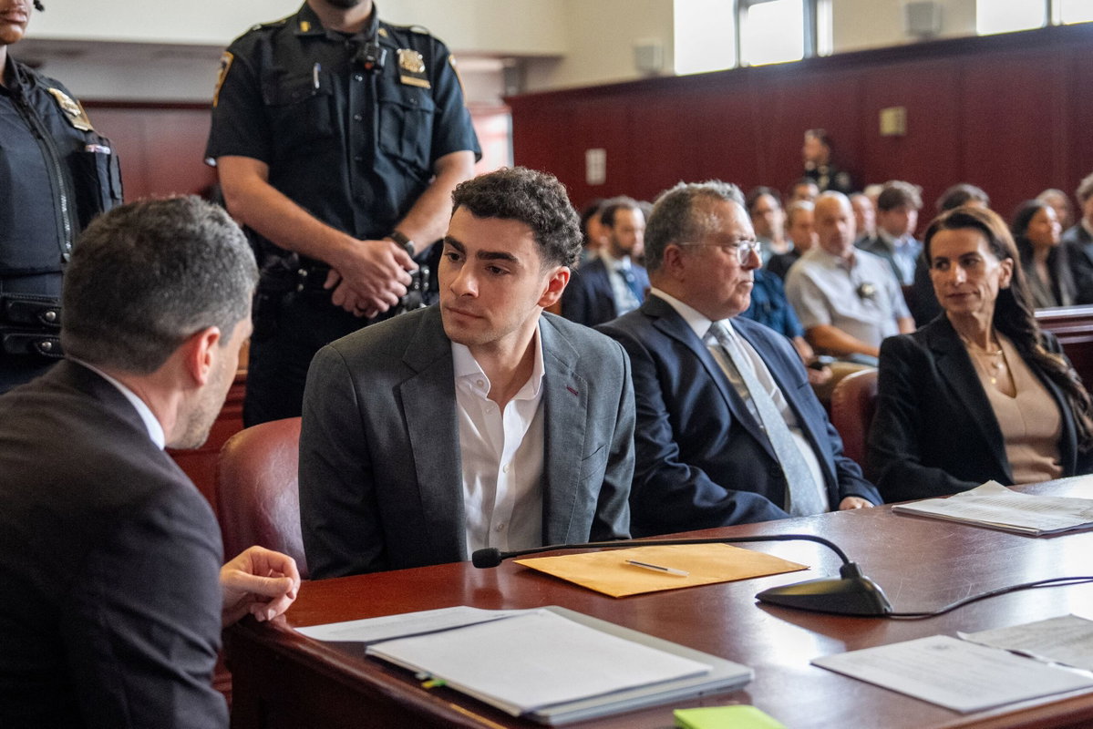 Luigi Mangione pleads guilty to federal stalking charges in killing of UnitedHealthcare CEO