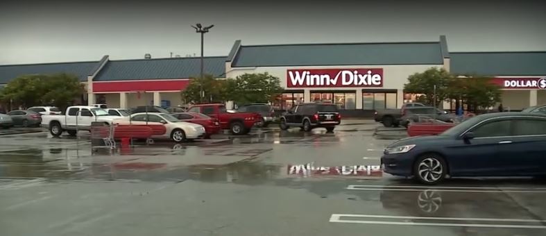 An 18-year-old Winn-Dixie employee in Belle Glade has been arrested on charges of video voyeurism