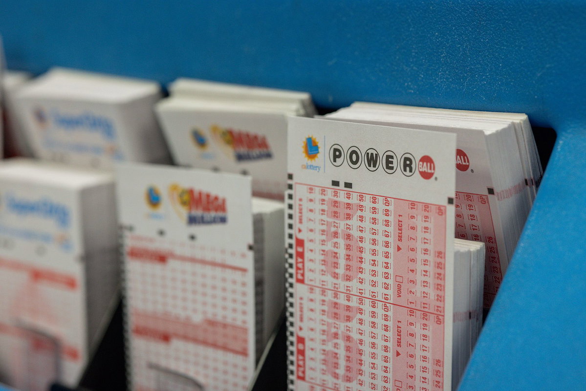 Powerball jackpot soars to $856 million