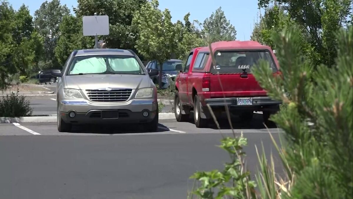 Bend police respond to 20 calls about dogs left in hot cars this month