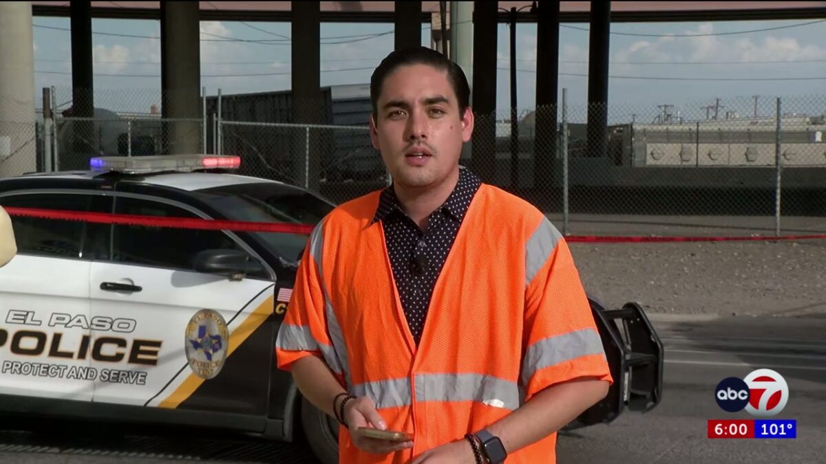 18 train cars derail in Central El Paso