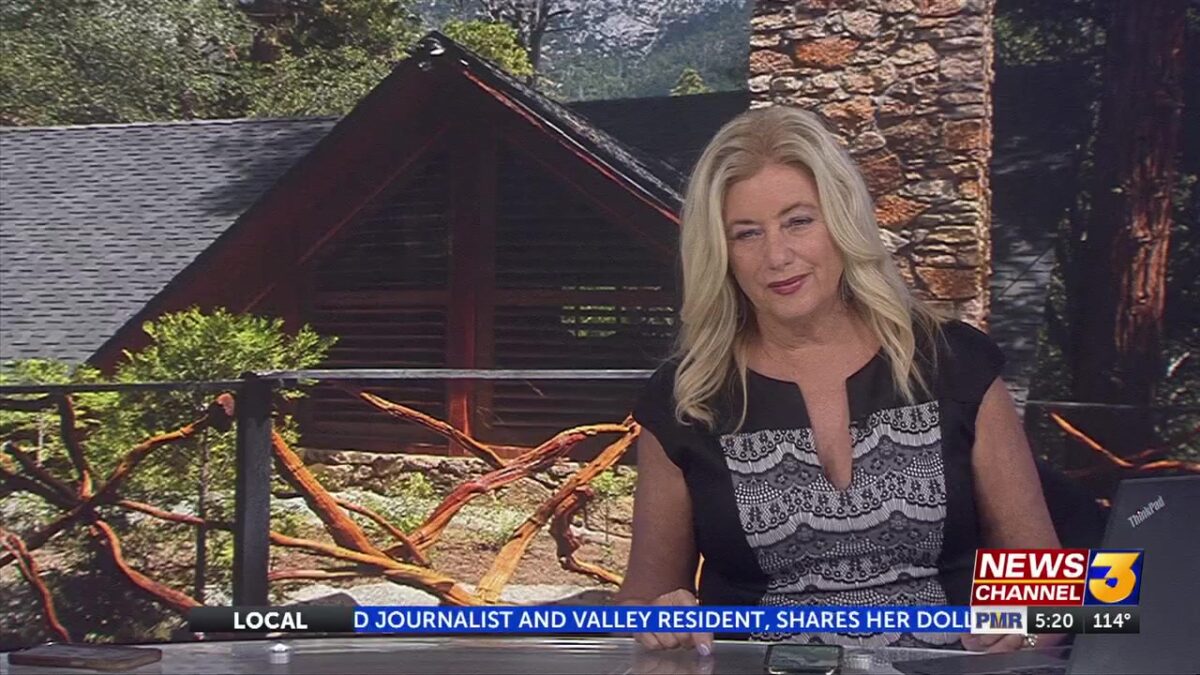 Inside Dolly Parton’s cabin in Idyllwild
