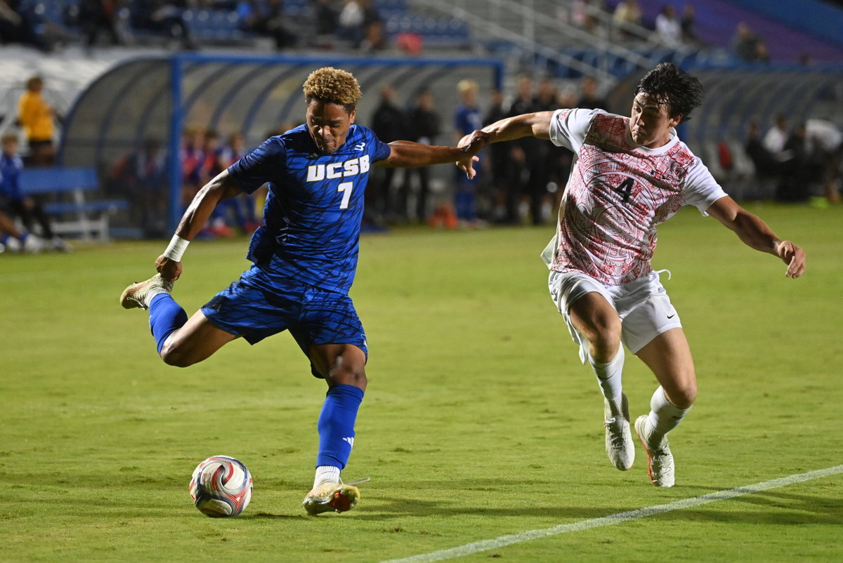 #25 Gauchos use two long strikes to beat San Diego State