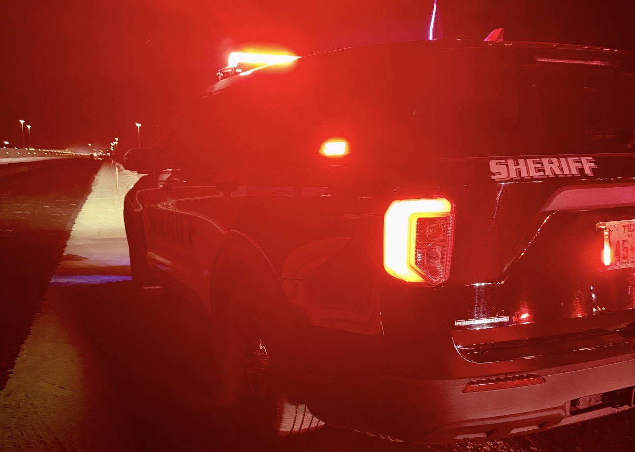 1 hospitalized after crash on I-10 East near Vinton