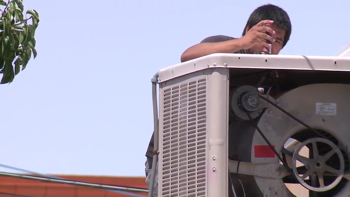 Classroom temperatures in some Albuquerque Public Schools (APS) buildings have reached as high as 93 degrees in recent weeks