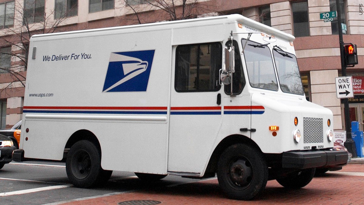 Postal Service urges early shipping as holiday deadlines announced