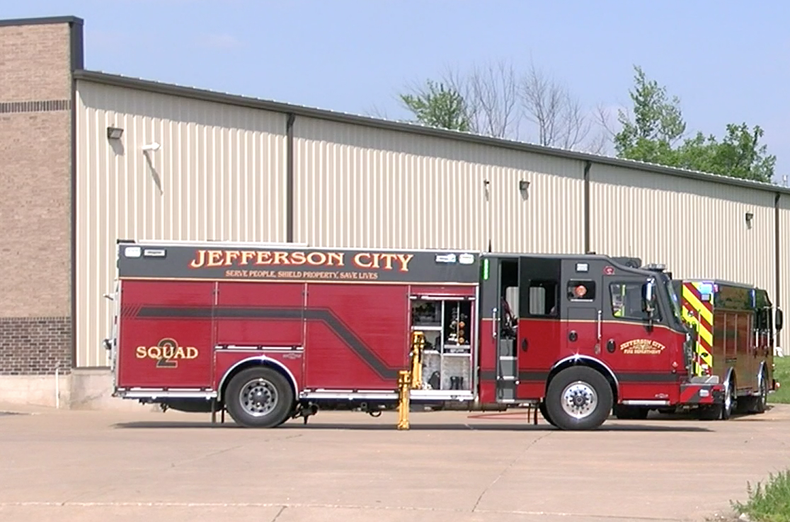 Family displaced after Jefferson City duplex catches fire