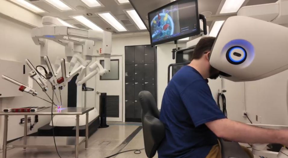 Jonathan Sculley was able to get up close and personal with the robotic surgery system that saved his life.