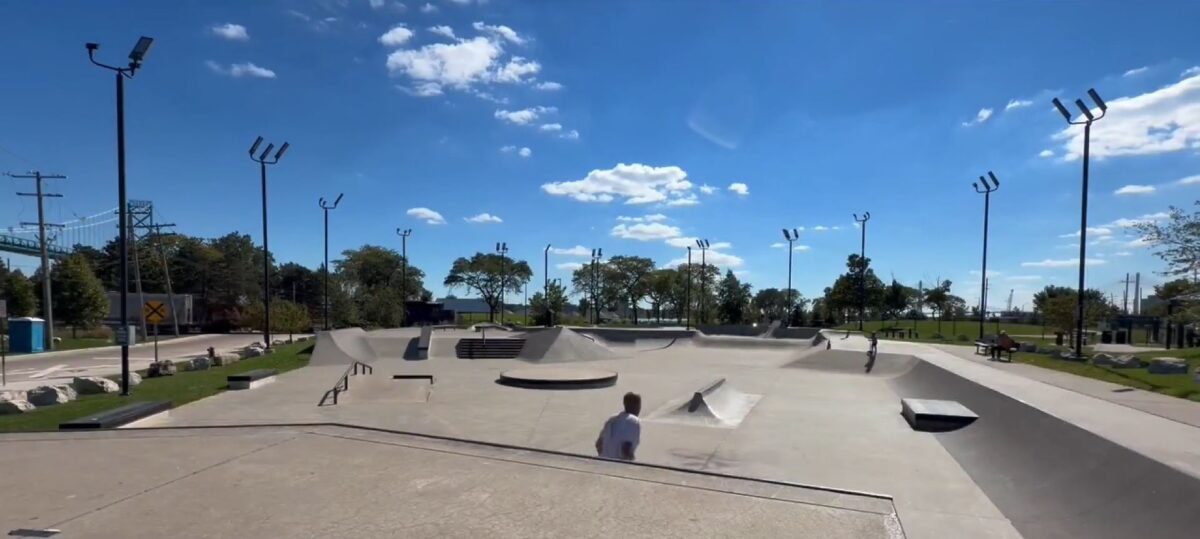 What staWhat started as an ordinary day along Southfield Freeway turned into a scavenger hunt for Metro Detroit skateboarders after legendary skater Tony Hawk left a skateboard hidden near M-39.