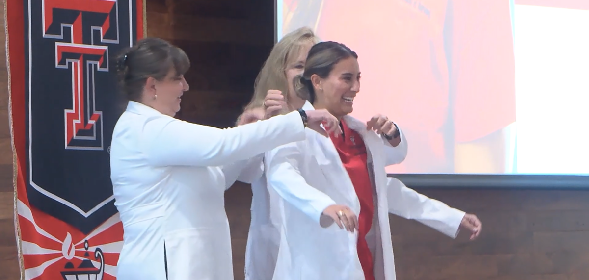 Hunt School of Nursing welcomes 87 students with white coat ceremony