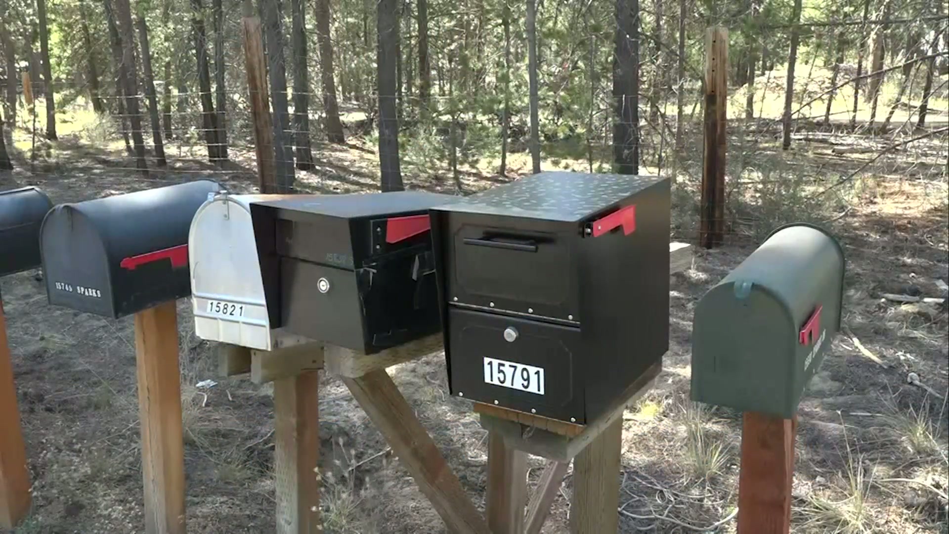 La Pine neighbor reports mail theft