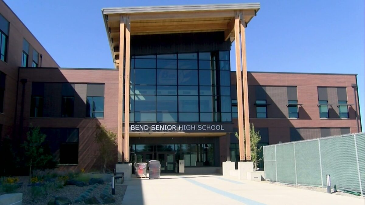 Back to School: ‘The Long Blue Line’ – Bend Senior High students start school year in revamped campus