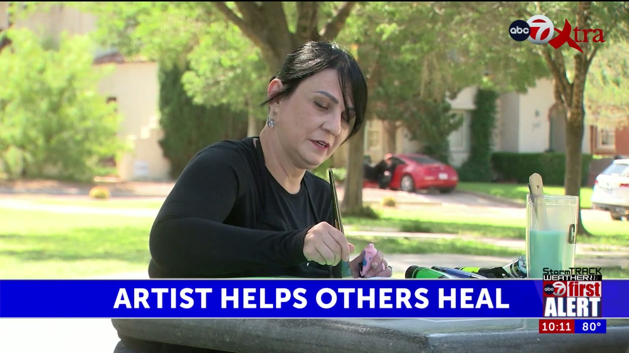 New York artist living in El Paso helps others heal through art