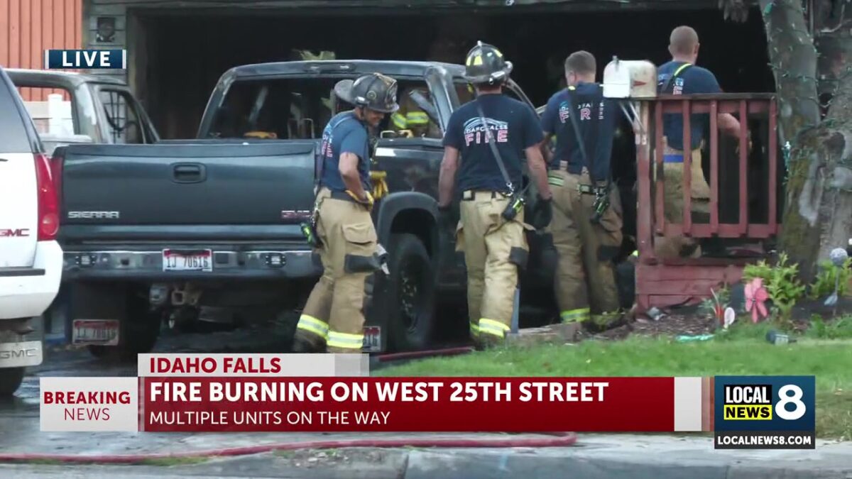 Fire crews investigate early morning house fire in Idaho Falls