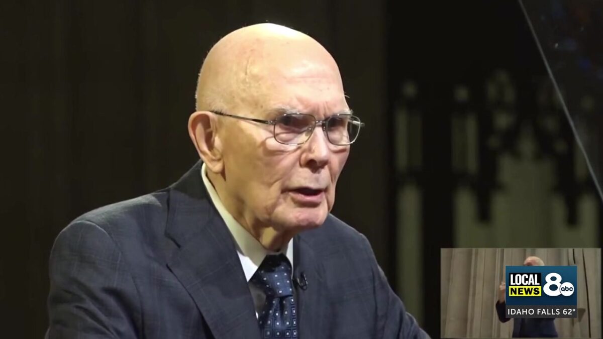 Dallin H. Oaks addresses religious freedom at Constitution Day event