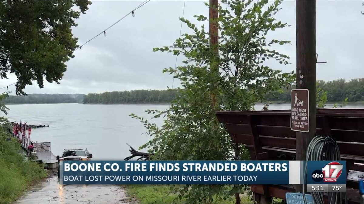 Boone County firefighters save stranded boat on Missouri River