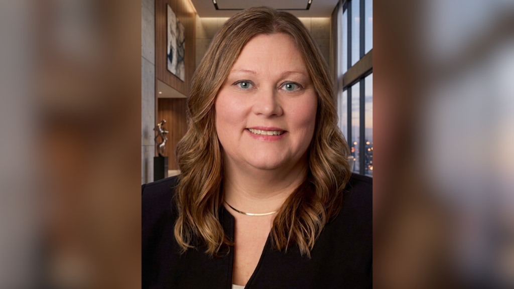 El Paso airport hires new aviation director