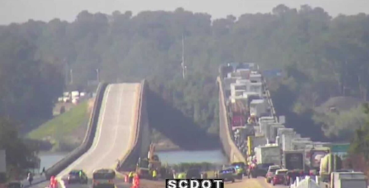 A Philadelphia man involved in the I-95 69-car pile-up in South Carolina decided to propose to his girlfriend in the middle of the chaos.