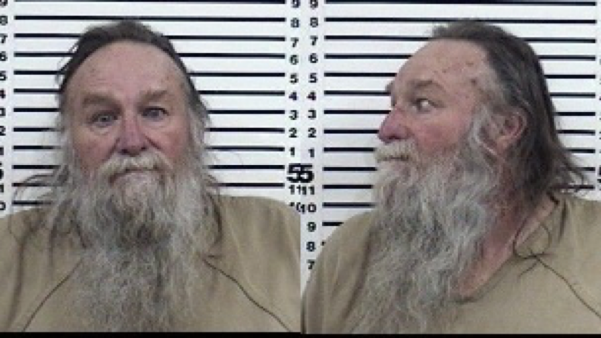 Man arrested after reportedly threatening a stranger and deputies
