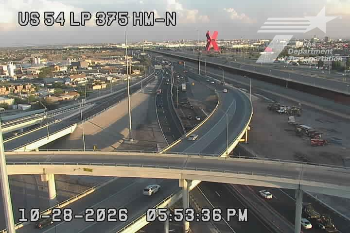 Rollover closes middle lanes on Loop 375 near US 54