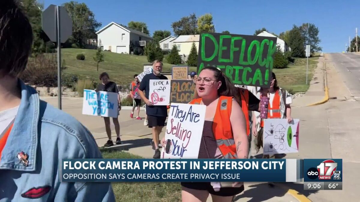 Show Me Resistance protests Flock cameras in Jefferson City