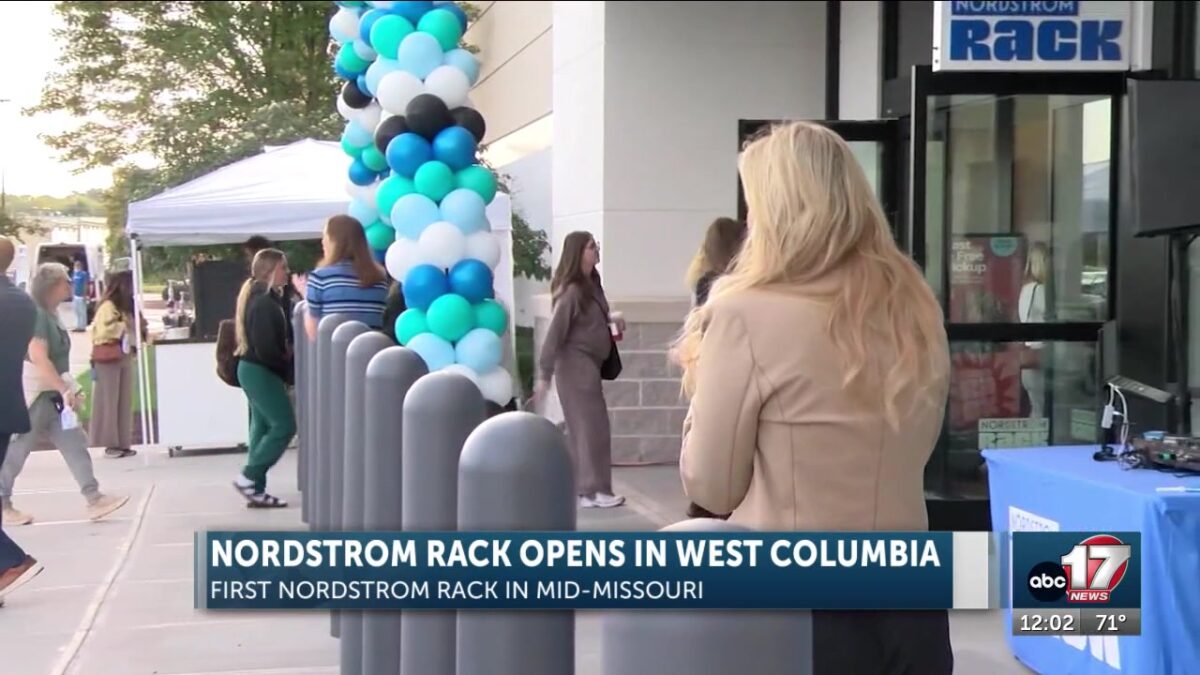 Nordstrom Rack opens west Columbia store