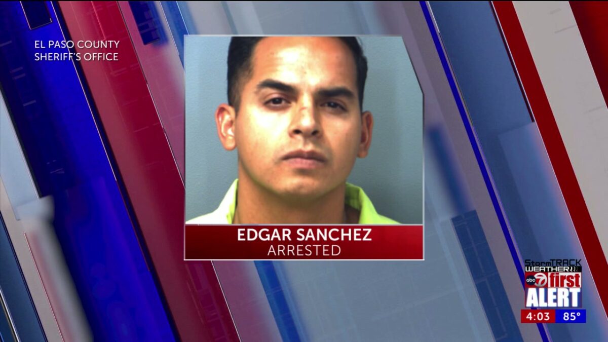 Deputies arrest man accused of throwing rocks at driver in road rage incident