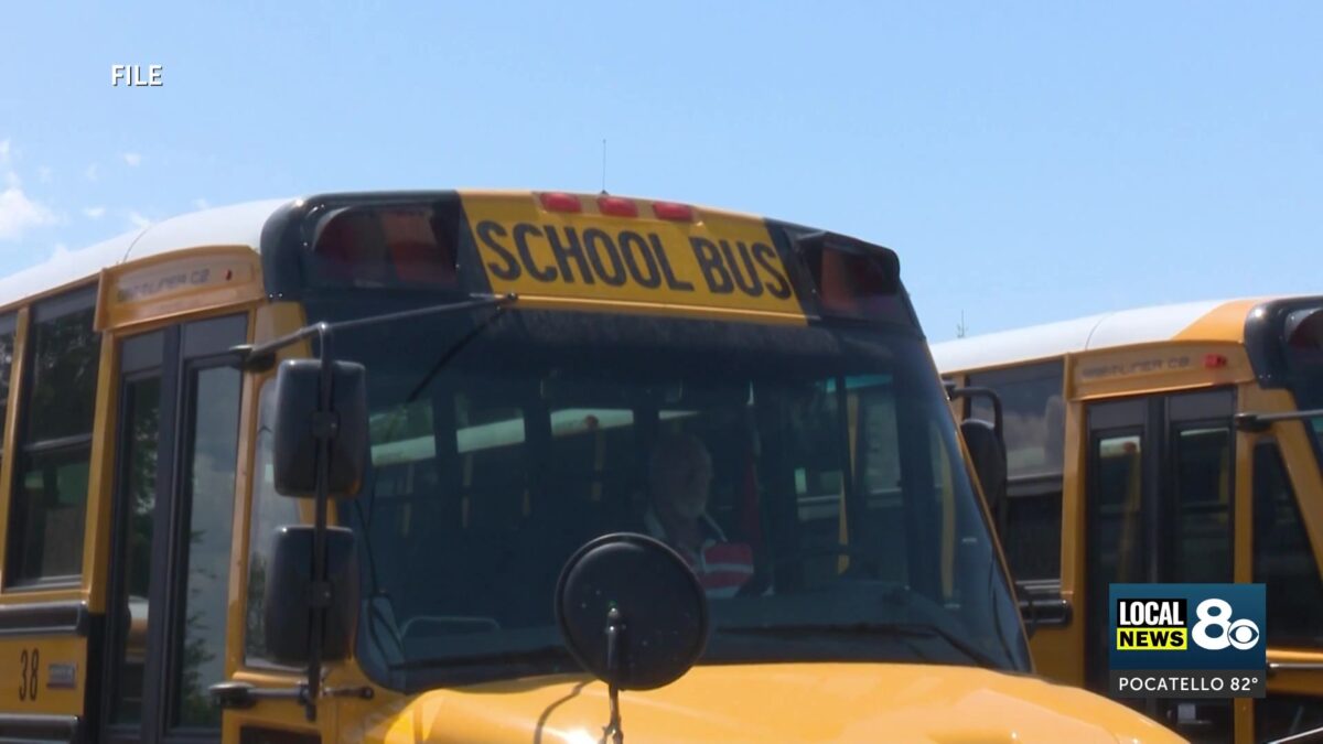 D93 Suspends Bus Route 45 as Drivers Walk Away over Student Behavior